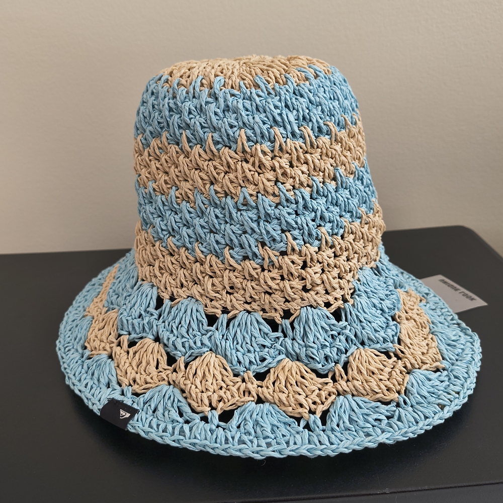 Quiksilver Blue and Tan Crochet Hat